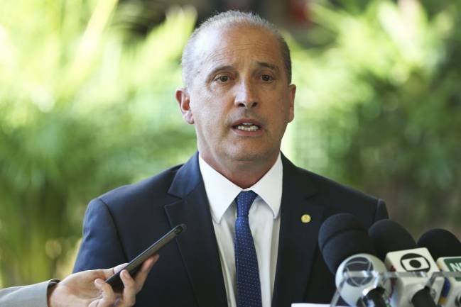 O ministro teria recebido R$ 317 mil entre 2009 e 2018; informação foi revelada pelo Zero Hora e confirmada pelo Estado O ministro teria recebido R$ 317 mil entre 2009 e 2018; informação foi revelada pelo Zero Hora e confirmada pelo Estado
